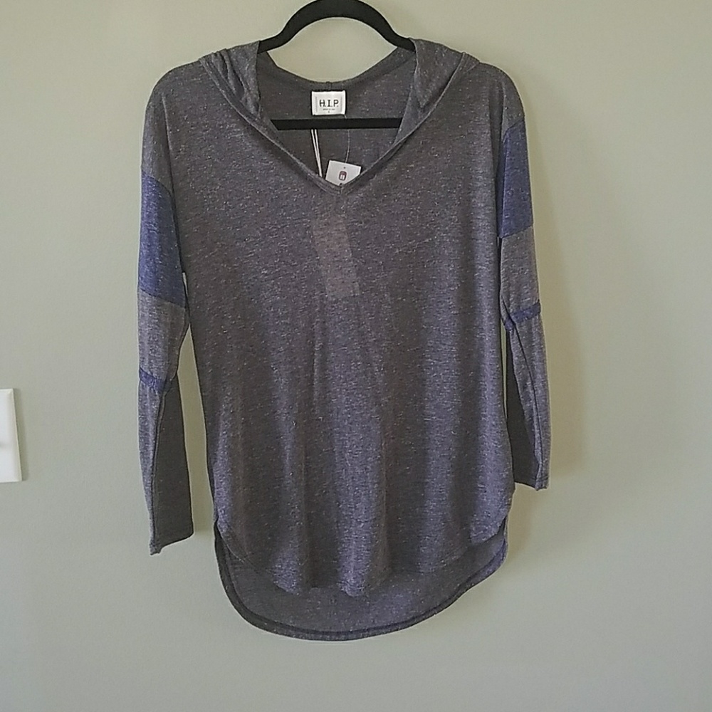 Hooded long sleeve shirt